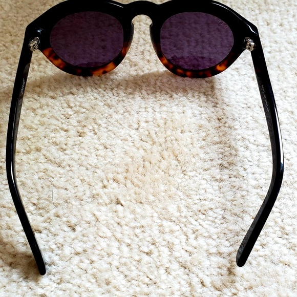 Diff Eyewear Sunglasses- Round Tortoise Frames main image 5